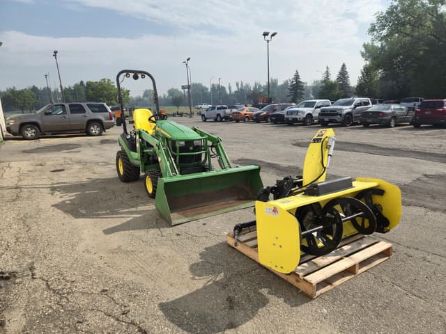 Image of John Deere 1025R equipment image 2