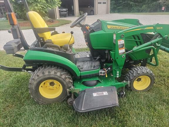 Image of John Deere 1025R equipment image 1