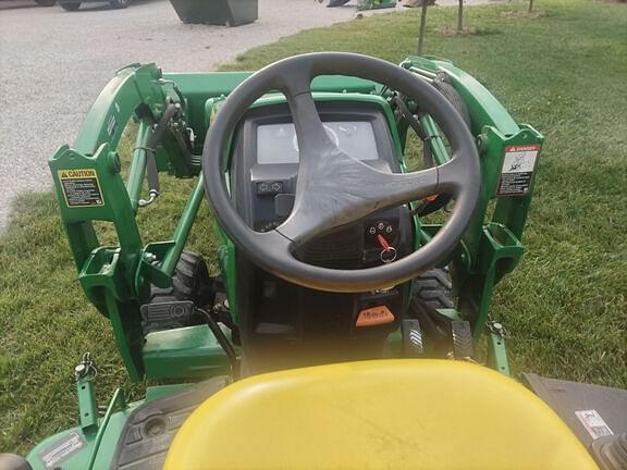 Image of John Deere 1025R equipment image 3