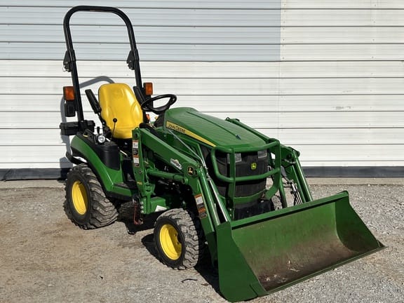 2014 John Deere 1025R Equipment Image0