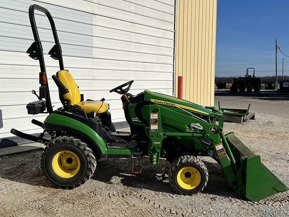 Image of John Deere 1025R equipment image 1