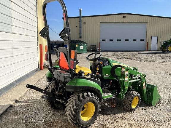 Image of John Deere 1025R equipment image 2