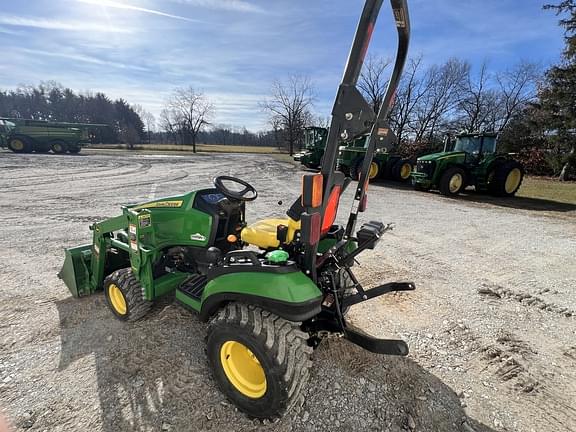 Image of John Deere 1025R equipment image 4