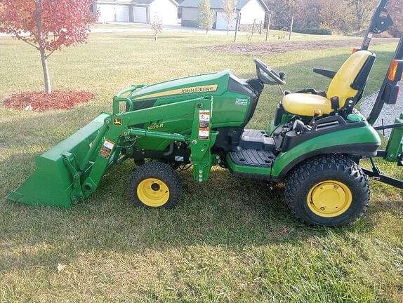 Image of John Deere 1025R equipment image 1