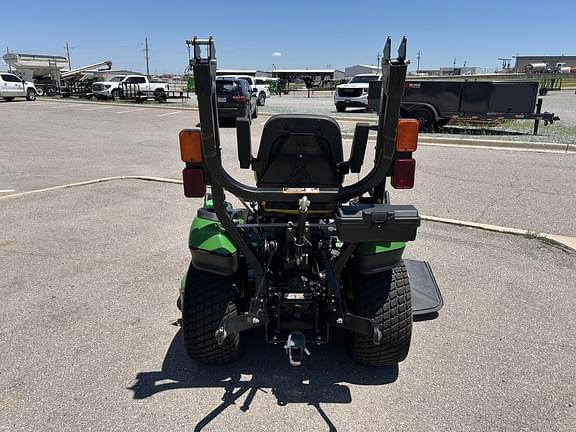 Image of John Deere 1025R equipment image 3