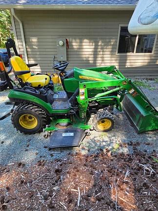 Image of John Deere 1025R equipment image 2