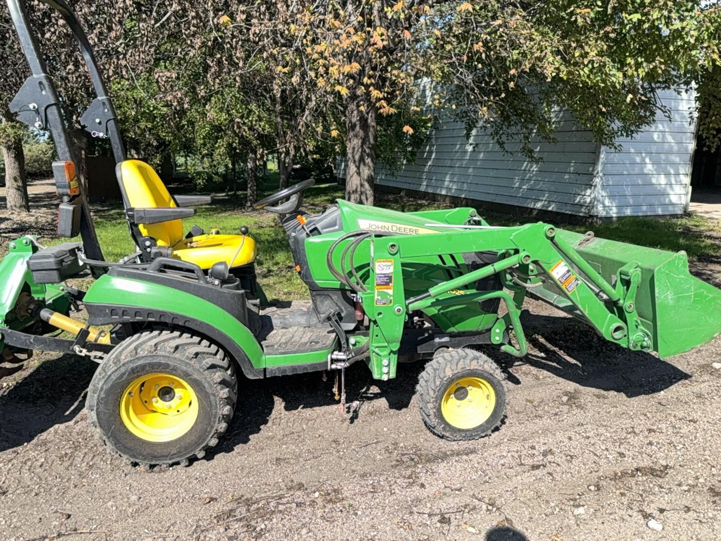 Main image John Deere 1025R