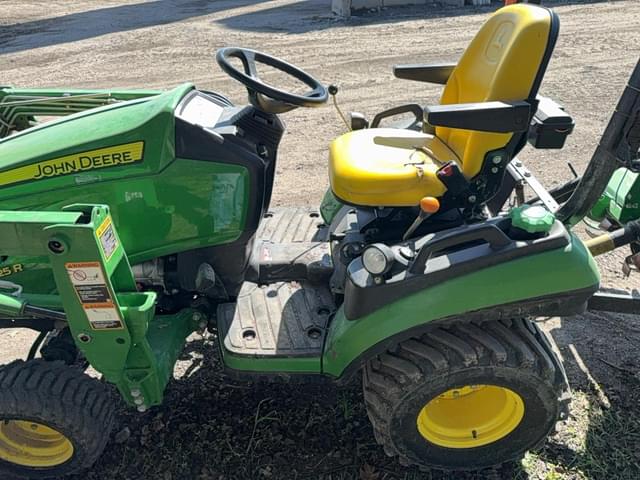 Image of John Deere 1025R equipment image 3