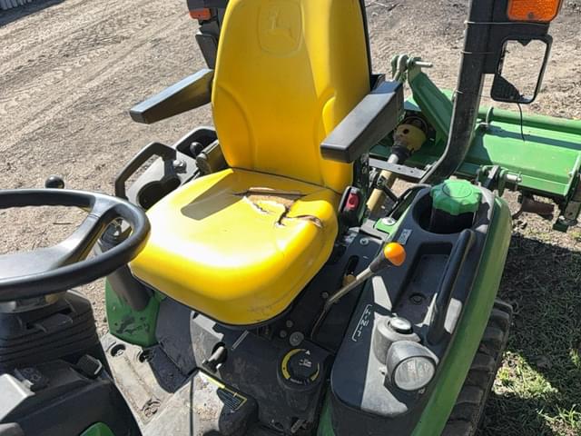 Image of John Deere 1025R equipment image 4