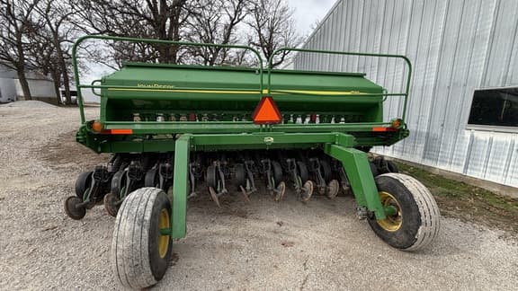 Image of John Deere 1590 equipment image 1