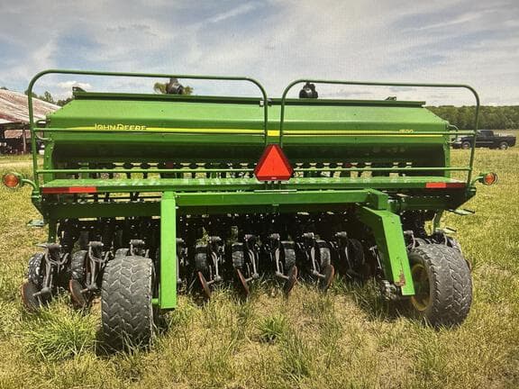 Image of John Deere 1590 equipment image 2