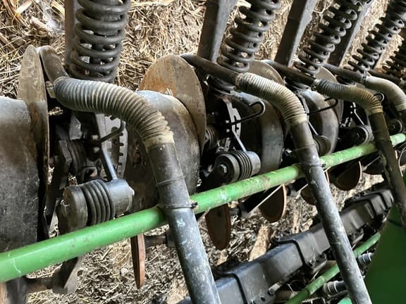 Image of John Deere 1590 equipment image 4