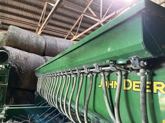 Image of John Deere 1590 equipment image 2