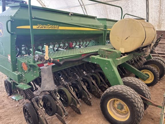 Image of John Deere 1590 equipment image 2