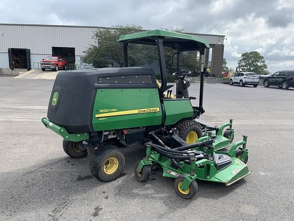 Image of John Deere 1600 Turbo II equipment image 2