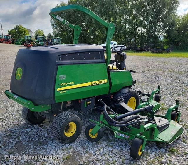 Image of John Deere 1600 Turbo II equipment image 4
