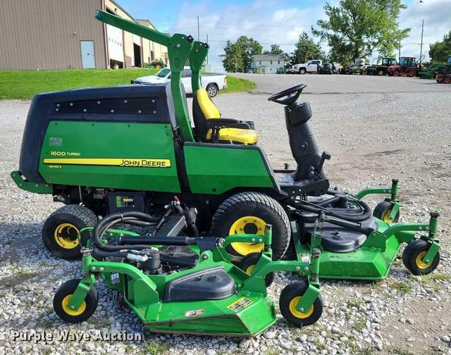 Image of John Deere 1600 Turbo II equipment image 3