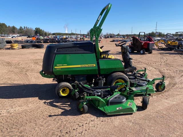 Image of John Deere 1600 Turbo II equipment image 4