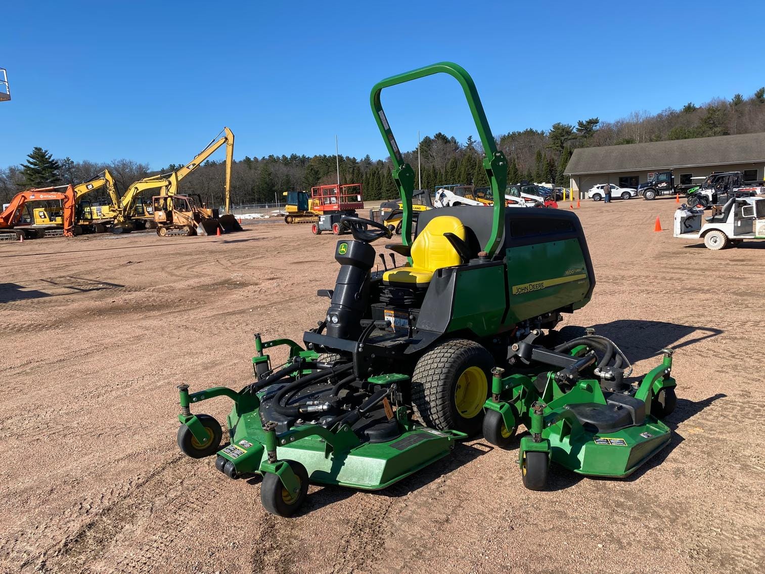 2014 John Deere 1600 Turbo II Equipment Image0