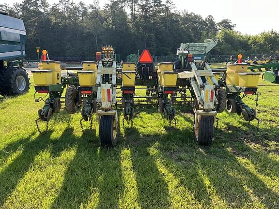 Image of John Deere 1700 equipment image 3