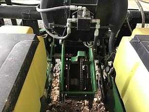 Main image John Deere 1700 6