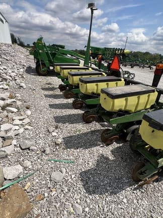 Image of John Deere 1700 equipment image 3