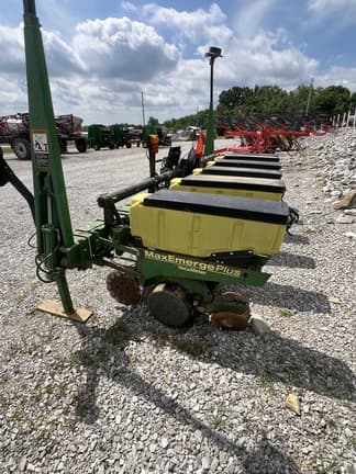 Image of John Deere 1700 equipment image 4