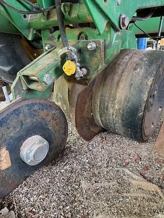 Image of John Deere 1770 equipment image 4