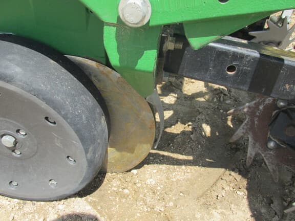 Image of John Deere 1720 equipment image 2