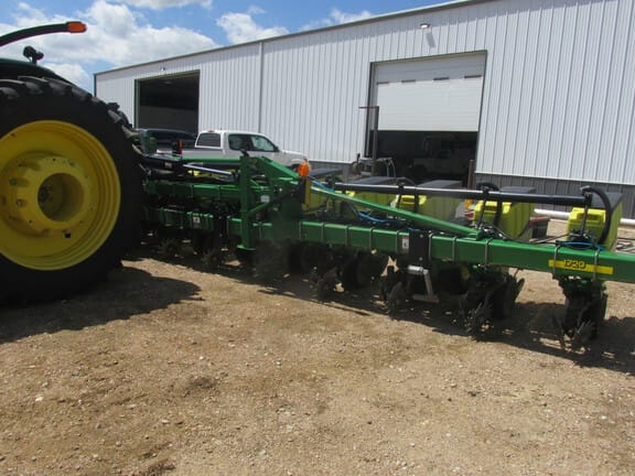 2014 John Deere 1720 Equipment Image0