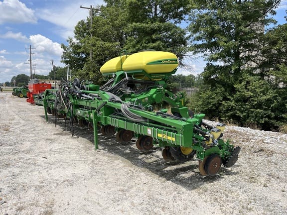 2014 John Deere 1720 Equipment Image0