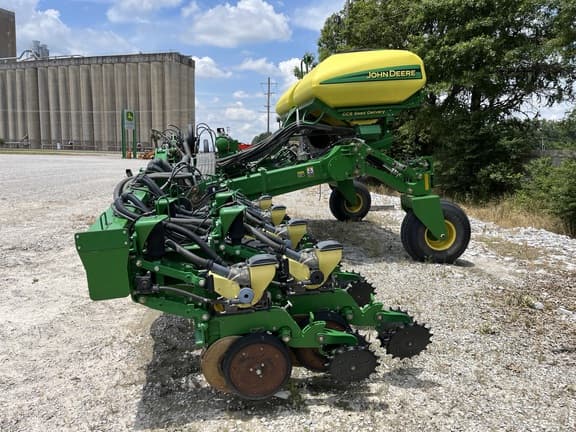 Image of John Deere 1720 equipment image 1