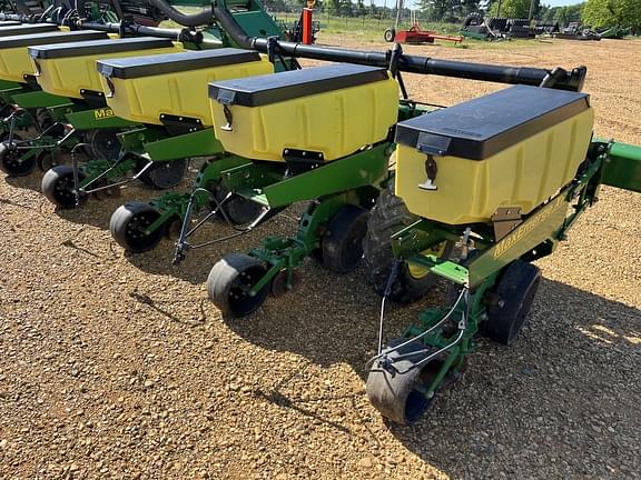 Image of John Deere 1720 equipment image 2