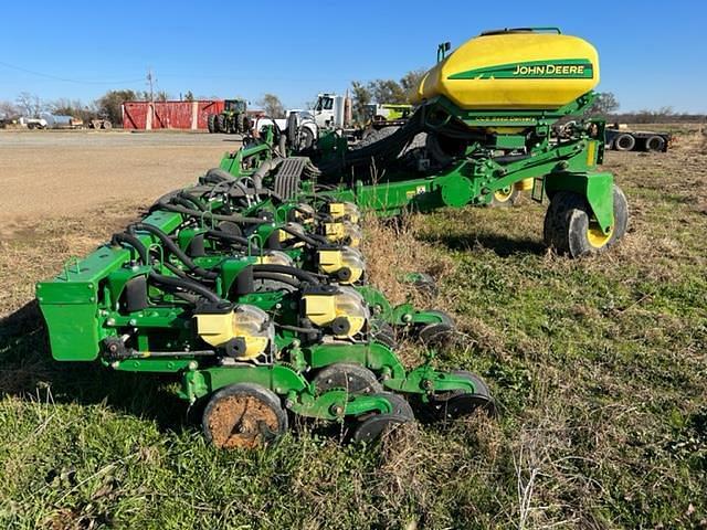 Image of John Deere 1720 equipment image 1