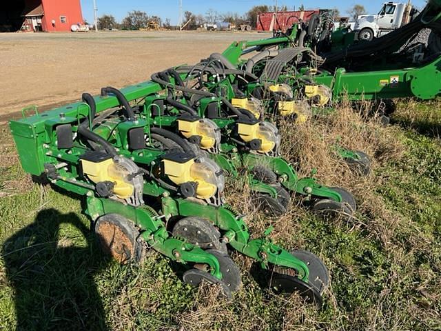 Image of John Deere 1720 equipment image 2