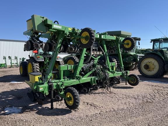 Image of John Deere 1720 equipment image 4