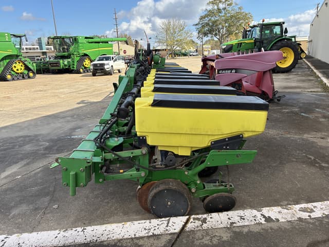 Image of John Deere 1725 equipment image 1