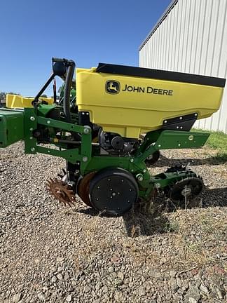 Image of John Deere 1725 equipment image 2