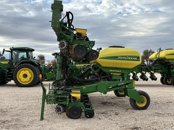 Image of John Deere 1725 Primary image