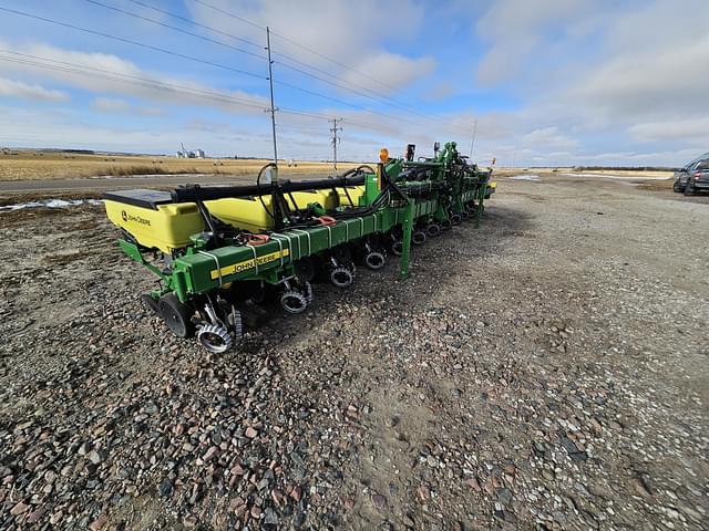 Image of John Deere 1725 equipment image 2