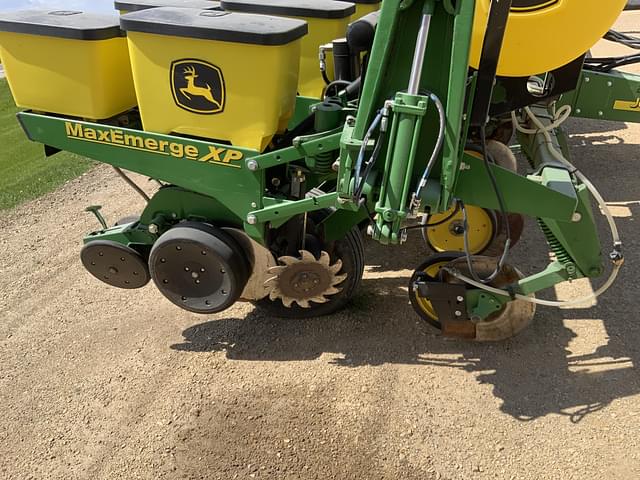 Image of John Deere 1750 equipment image 1