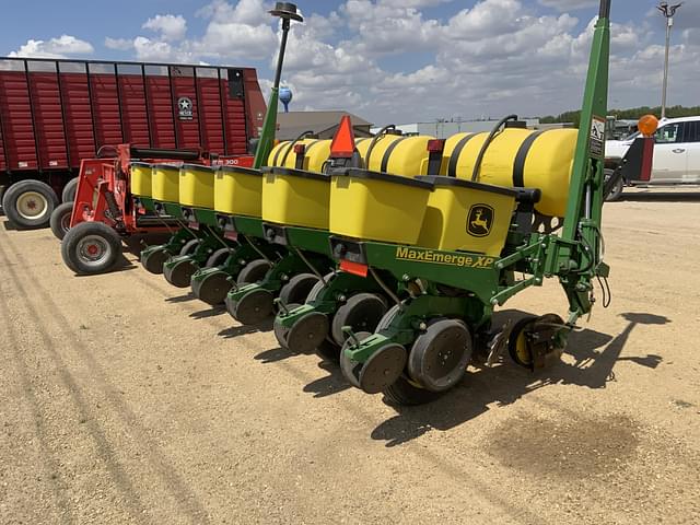 Image of John Deere 1750 equipment image 2