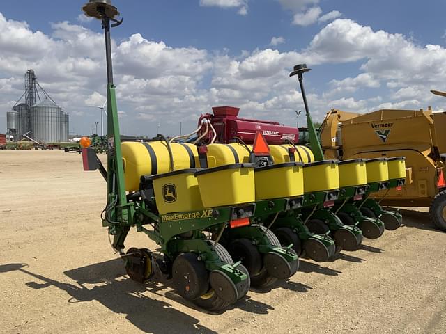 Image of John Deere 1750 equipment image 4