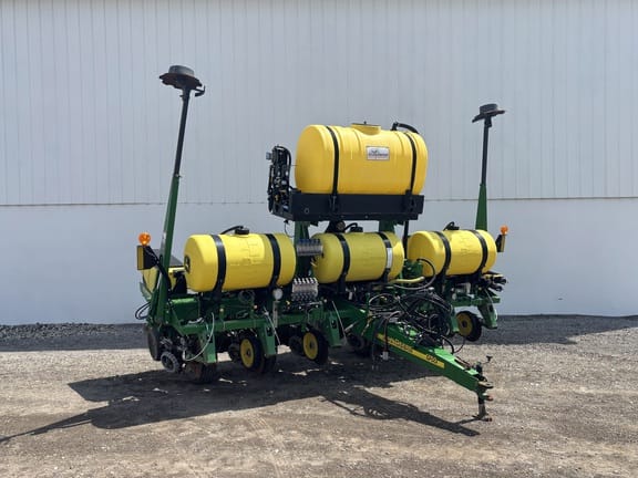 2014 John Deere 1750 Equipment Image0