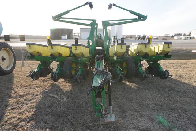 Image of John Deere 1760 equipment image 1