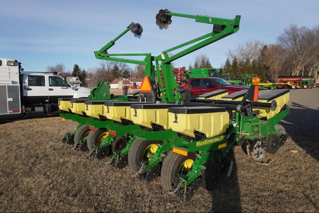 Image of John Deere 1760 equipment image 4