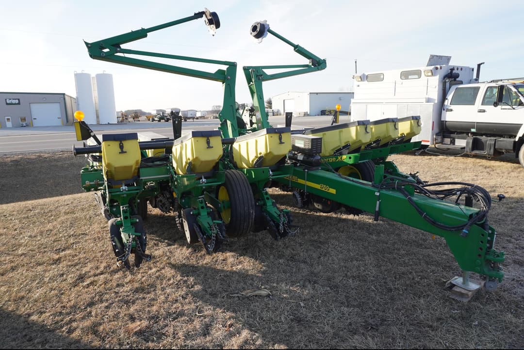 Image of John Deere 1760 Primary image