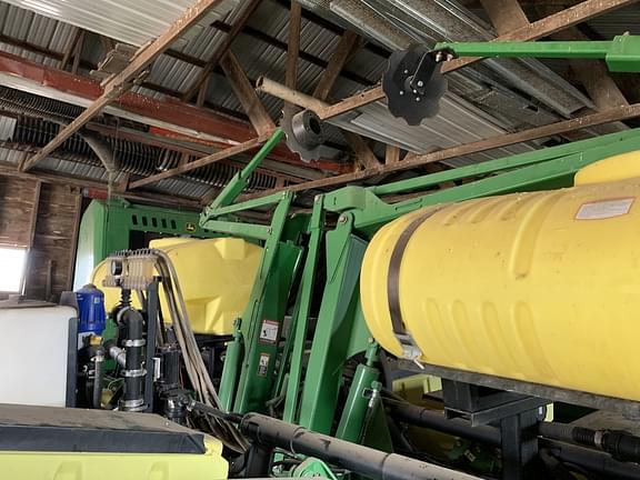 Image of John Deere 1760 equipment image 4