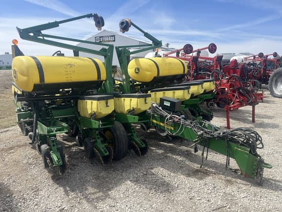 Image of John Deere 1760 equipment image 2