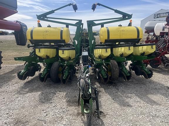 Image of John Deere 1760 equipment image 2